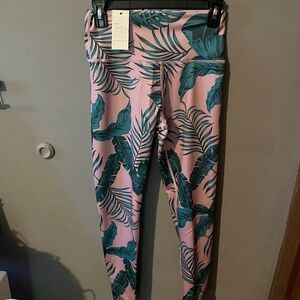 Fashion Nova Tropical View Active Leggings